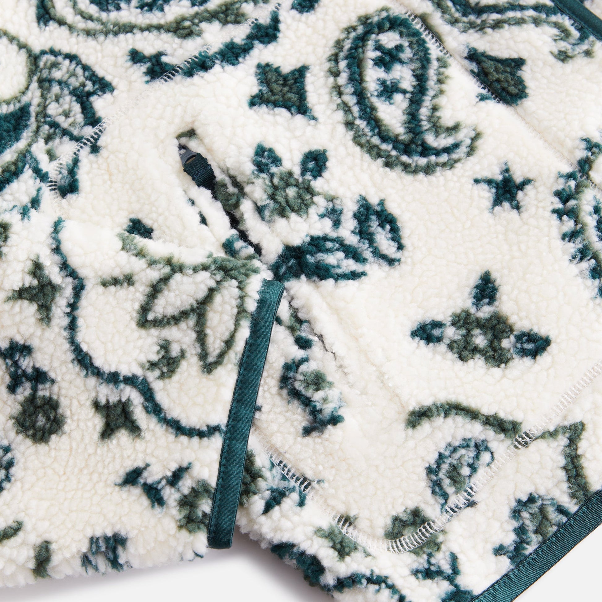 Kith Women Grayson Paisley Jacquard Sherpa - Sandrift